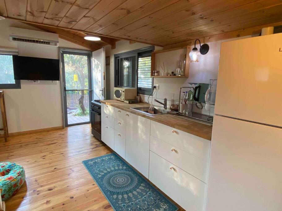 Bit Cabin Near The Airport Kfar Daniel Экстерьер фото